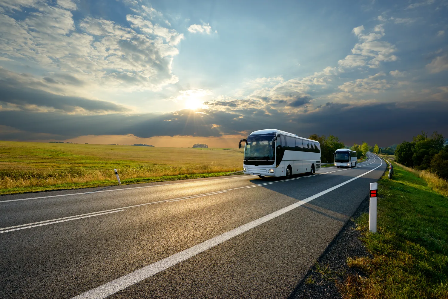 Ile kosztuje wynajem autokaru z kierowca?